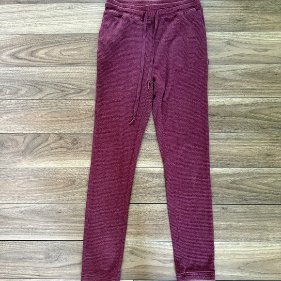 Aritzia Pants - TNA Wafflex Jogger Pants S | Burgundy Lounge Fall Staple